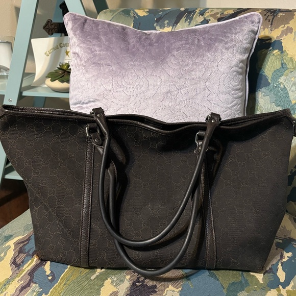 Authentic Gucci Monogram Tote 265696 - Picture 12 of 16